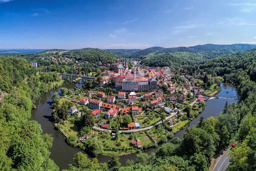 Karlovy Vary Loket Castle Full Day Private Tour